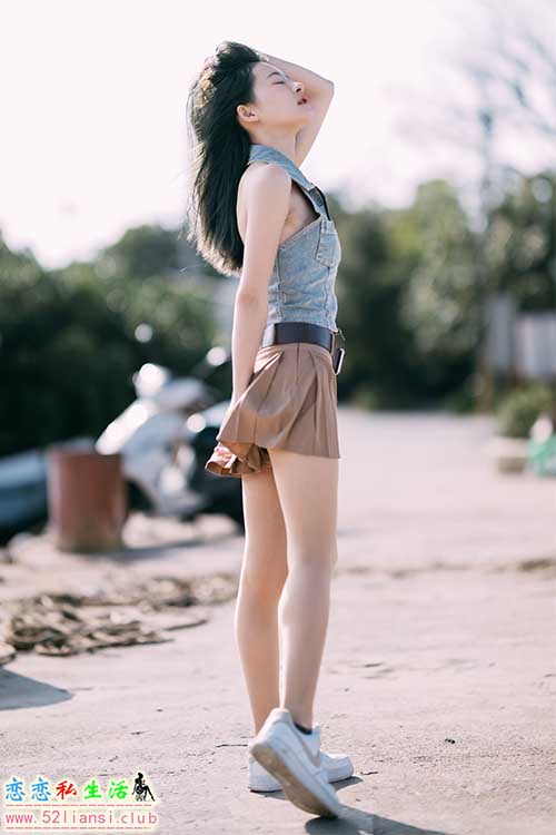 [街拍丝足]386-长腿美模 鲁鲁 - 八里【100P/260M】