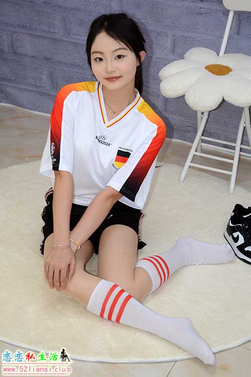 [初夏女神]235期 双双~【德系球服】别问我为什么认识球服，我只要照办就好了(带视频)【150P+1V/6.37G】