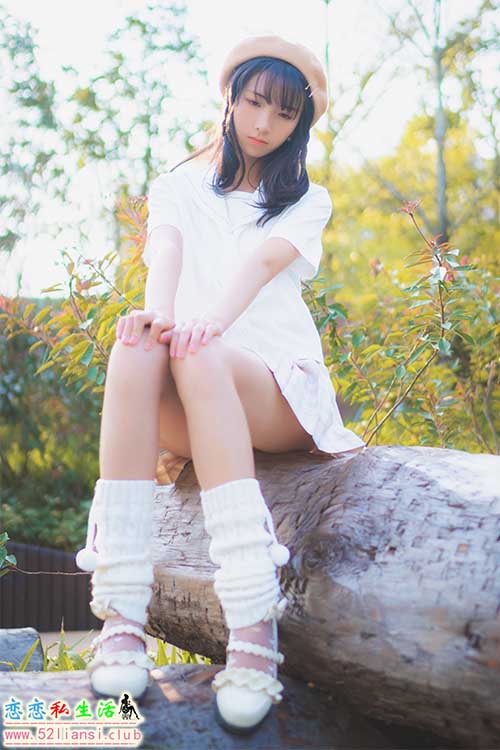 [美图精选]1498-西瓜少女(西呱呀呀呀)-白云森林短袖无外套【38P/75M】
