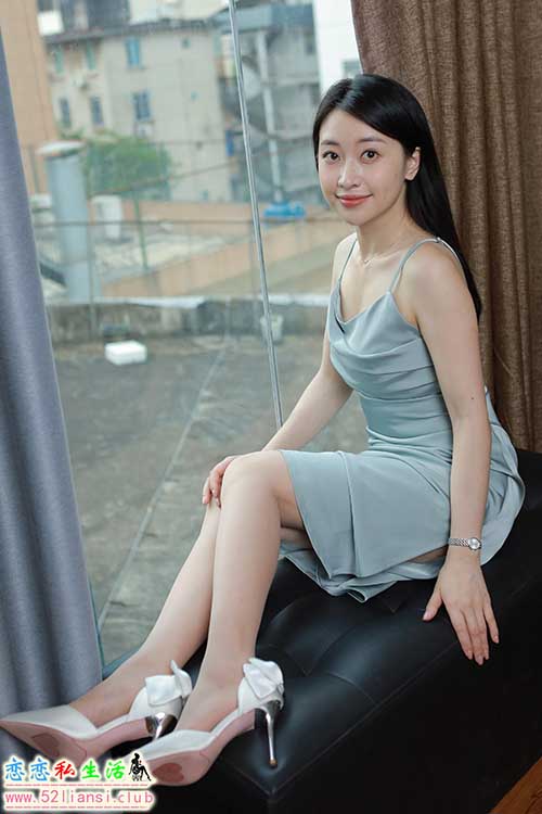 [IESS异思趣向] 丝享家 1753：小婕《纵享丝滑》[82P／61MB]