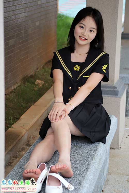 [初夏女神]220期 双双~【黑系水手服】我还是比较适合U领的水手服(带视频)【100P+1V/3.45G】