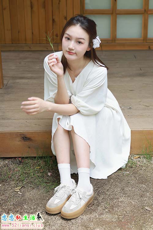 [IMZSOCK爱美足] 2024年-第11期 杏儿(带视频)【121P+1V/2.23G】