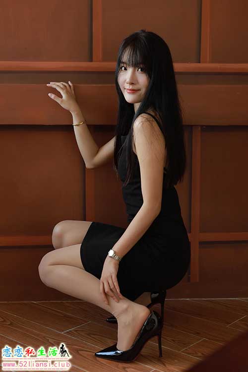 [IESS异思趣向] 丝享家 1852：婉萍《黑色礼裙(上)》[93P-66MB]