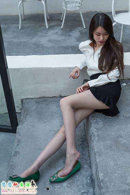 [精选资源]149-Sia不吃鱼 – 微密圈 花样美足【145P/1.55G】