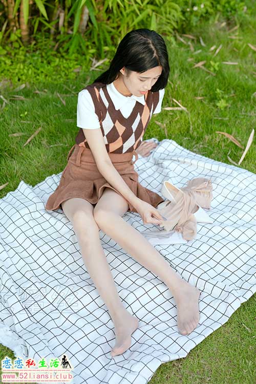 [尤蜜丝] No.052 穿搭推广展示图集 清晨初恋 【110P/622M】
