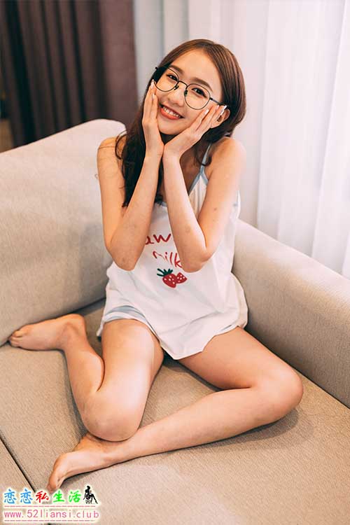 [街拍丝足]390-长腿美模 柯茲 - 睡衣【134P/528M】