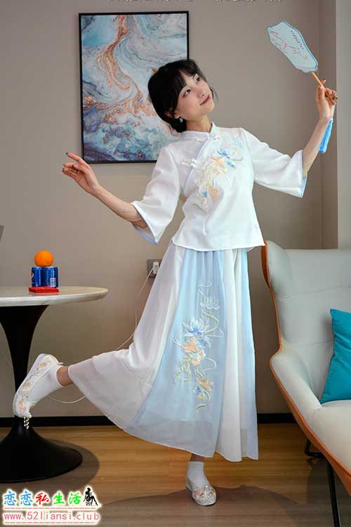 [初夏女神]147期 柒柒~《古往今来》改良款汉服除了古装鞋的话，高跟鞋也很配(带视频)【140P+1V/3.33G】