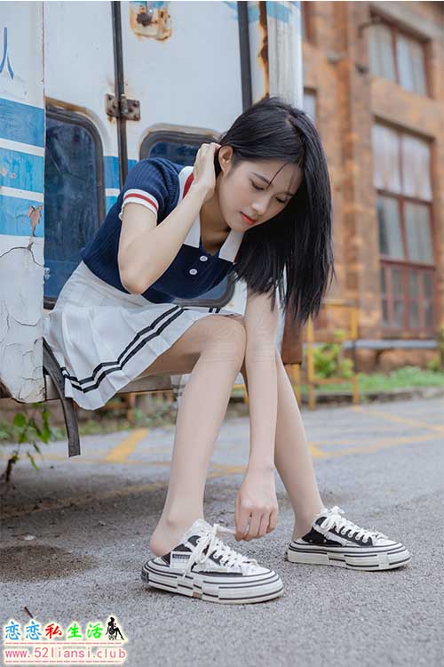 [尤蜜丝] No.048 穿搭推广展示图集 绝对领域【51P/431M】