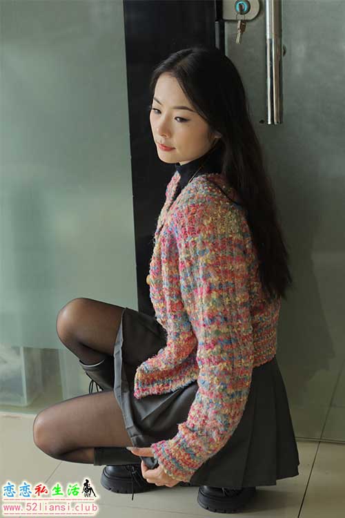 [IESS异思趣向] 丝享家 1654：小金《花衣服靴子》[76P／59MB]