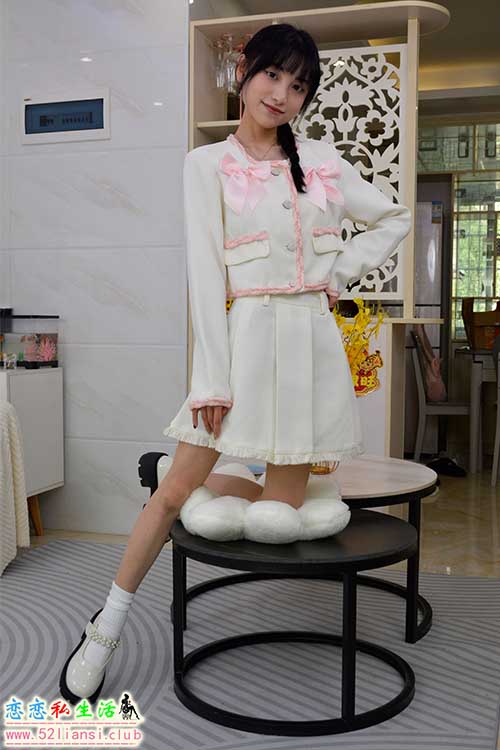 [初夏女神]184期 柒柒~《小家碧玉》今天打扮的邻家小妹的风格(带视频)【110P+1V/3.73G】