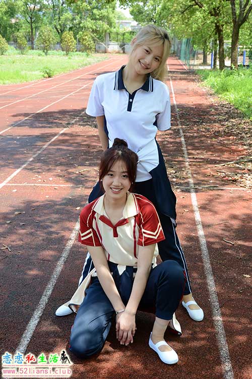 [初夏女神]185期 幺幺、菲菲~《再忆童年》今天我们姐妹二人一起穿着校服回顾童年时代(带视频)【100P+1V/3.88G】