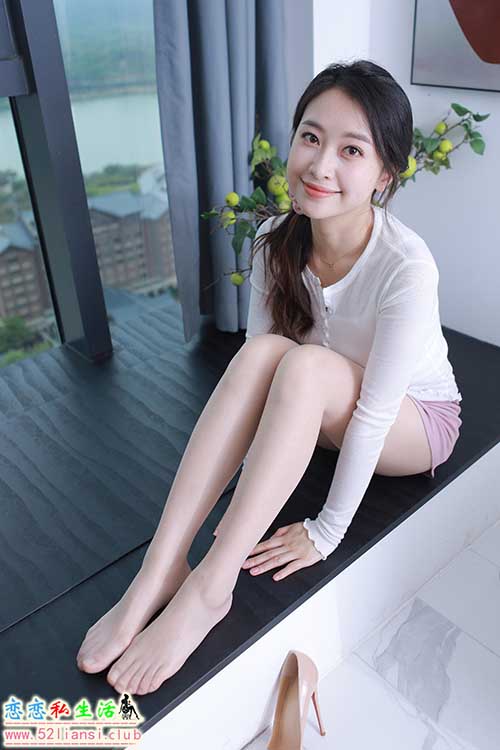 [IESS异思趣向] 丝享家 1739：小婕《白色温柔》[86P／64MB]