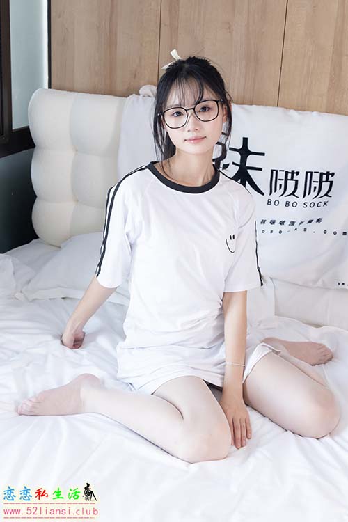 [袜啵啵] 376期 甜甜圈-运动鞋、堆堆袜套、白丝(带视频)【150P+1V/5.54G】
