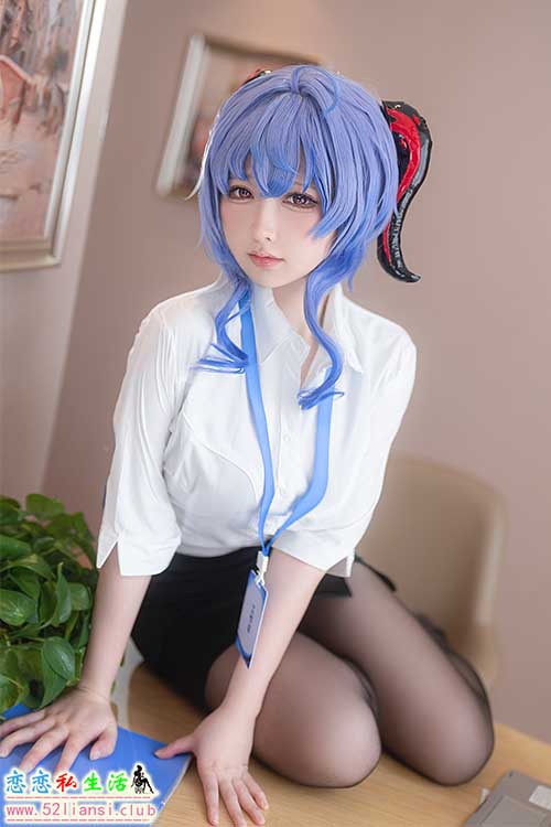 [美图精选]1528-樱梨梨-甘雨秘书【30P/92M】