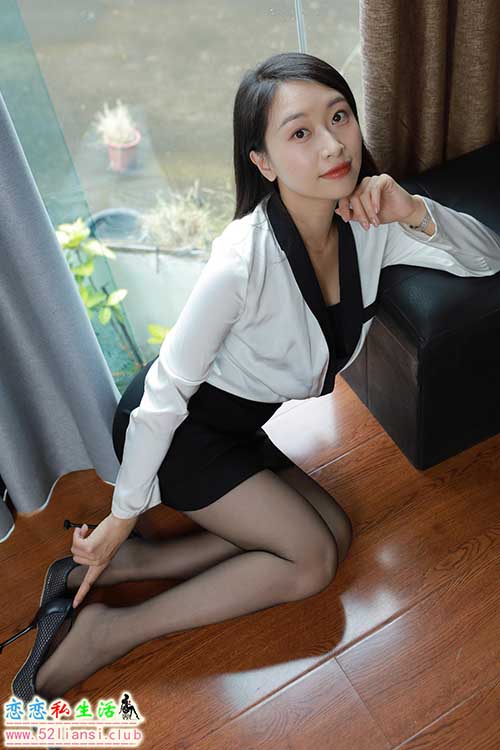 [IESS异思趣向] 丝享家 1838：小婕《黑白职业装(上)》[85P-77MB]