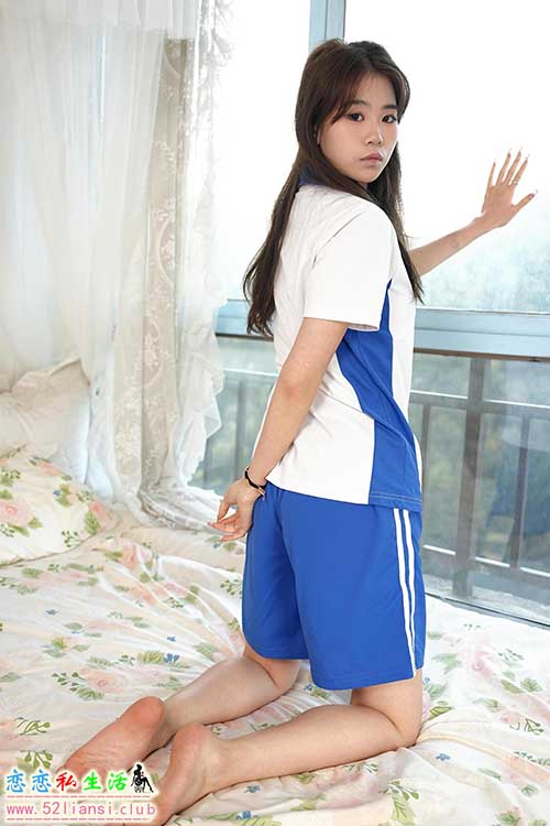[觅芙少女]NO.136 依依-还有半年就不是穿校服的年纪了(带视频)【127P+1V/1.69G】