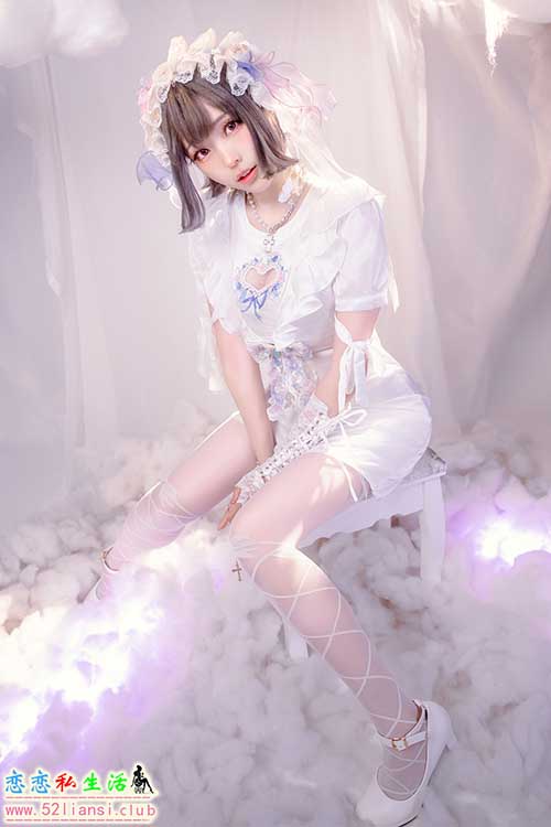 [美图精选]1587-ElyEE子-Cloudy Dreaming云朵梦境【25P/35M】