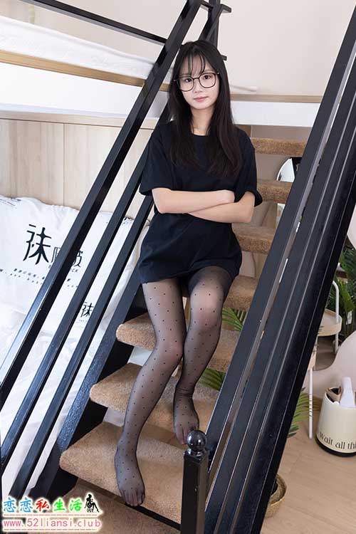 [袜啵啵] 418期 甜甜圈-板鞋、白棉袜、波点黑丝脚尖透明款(带视频)【145P+1V/5.88G】