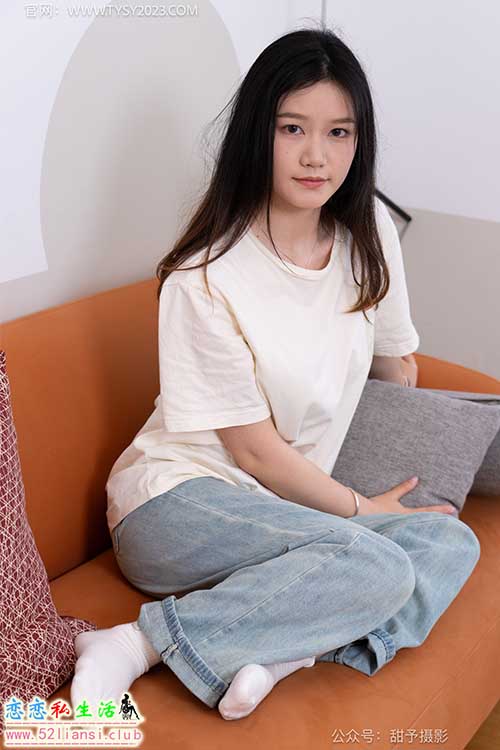 [甜予摄影] NO.043 松松-帆布鞋、白棉袜、裸足(带视频)【118P+2V/9.62G】