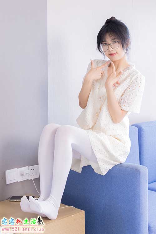 [袜啵啵] 421期 奶油-皮鞋、厚白丝、瑜伽动作时老头乐挠脚剧情(带视频)【140P+1V/6.2G】
