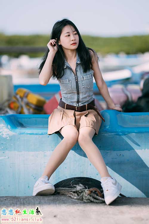 [街拍丝足]386-长腿美模 鲁鲁 - 八里【100P/260M】