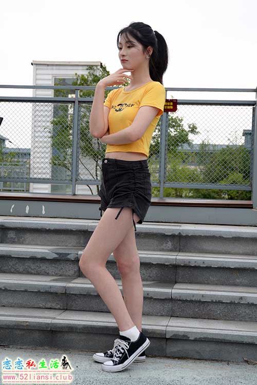 [初夏女神]239期 安妮~【八月你好】哦豁，暑假过去一半咯，马上要回学校啦(带视频)【120P+1V/5.07G】