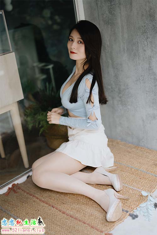 [街拍丝足]400-长腿美模 筱筱 - 中山站【197P/551M】
