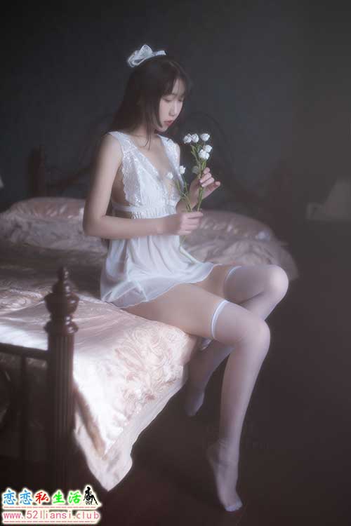 [美图精选]1551-不呆猫-白月光【38P/24M】