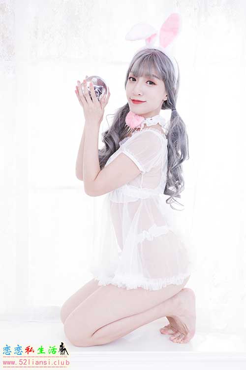 [街拍丝足]413-长腿美模 轩颖 - 玉兔【82P/154M】