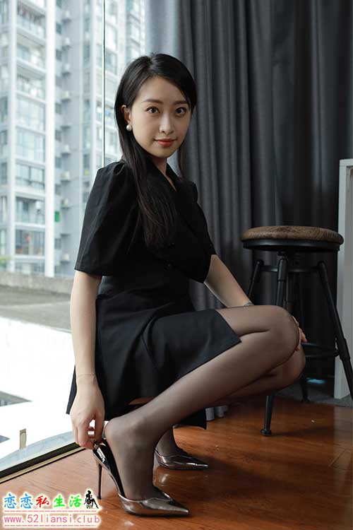 [IESS异思趣向] 丝享家 1757：小婕《珍珠女士》[84P／68MB]