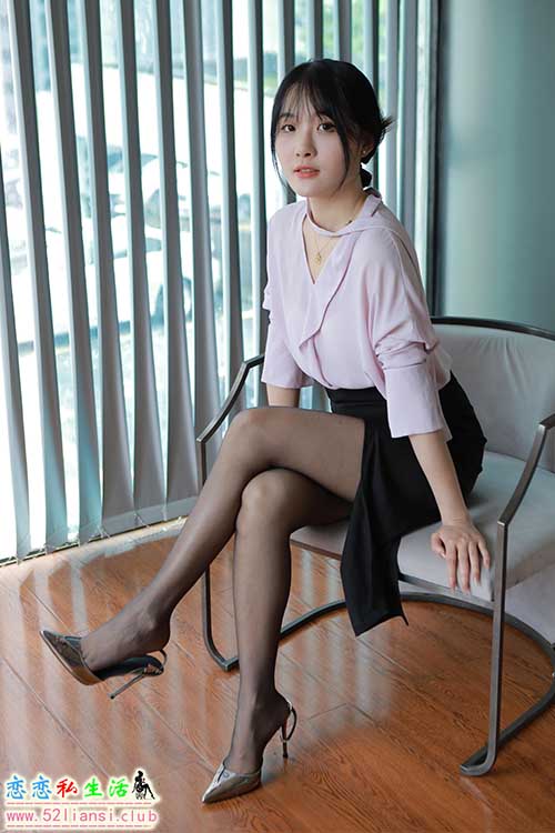 [IESS异思趣向] 丝享家 1780：婉萍《职业黑丝》[88P-70MB]