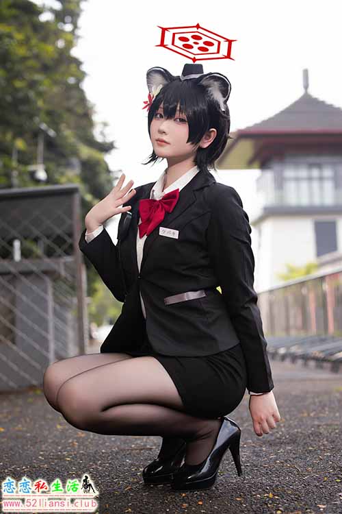 [美图精选]1637-屿鱼-蔚蓝档案 春日椿 导游【47P/134M】