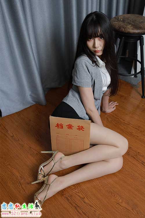 [IESS异思趣向] 丝享家 1820：团团《长腿档案员(下)》[89P-104MB]
