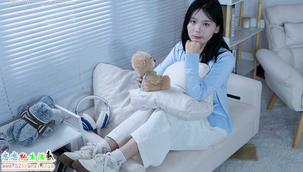 [甜予摄影] NO.060 梨子-板鞋、脏白棉袜、裸足 (带视频)【114P+2V/9.36G】