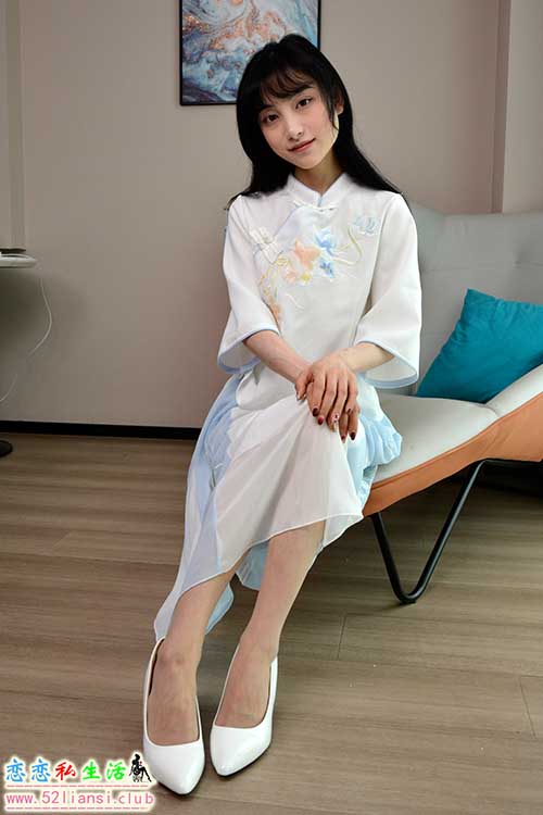 [初夏女神]147期 柒柒~《古往今来》改良款汉服除了古装鞋的话，高跟鞋也很配(带视频)【140P+1V/3.33G】