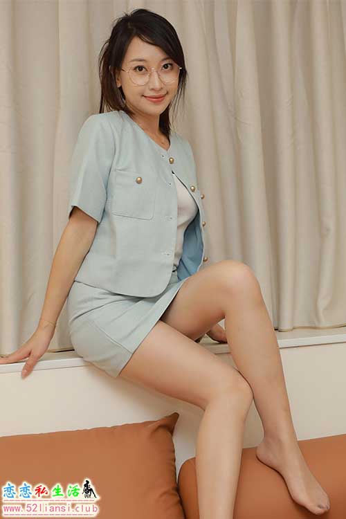 [IESS异思趣向] 丝享家 1845：小婕《居家美女》[87P-61MB]