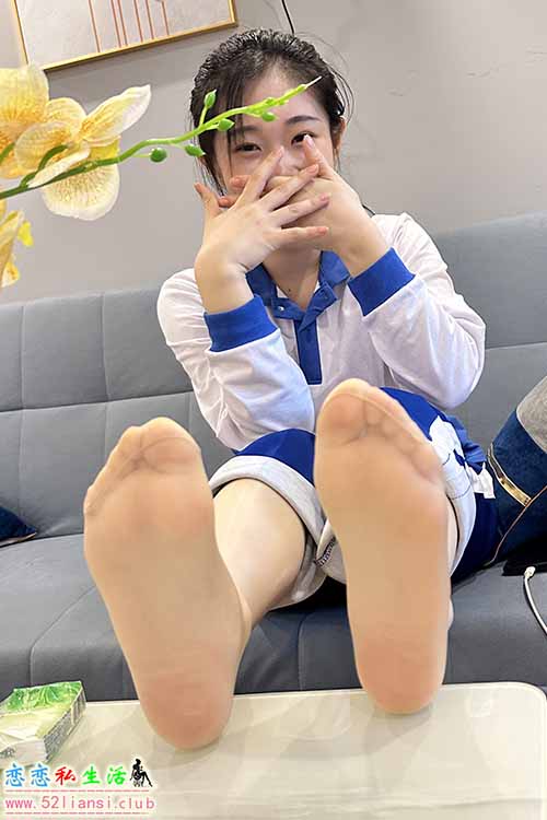[精选资源]134-小兔 校服换裙子 一字马【122P/292M】