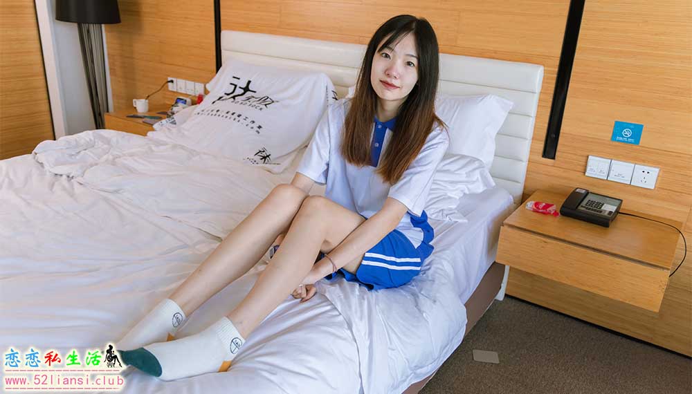 [袜啵啵] 336期 小甜豆-校服、帆布鞋、白棉袜、裸足(带视频)【140P+1V/6.71G】
