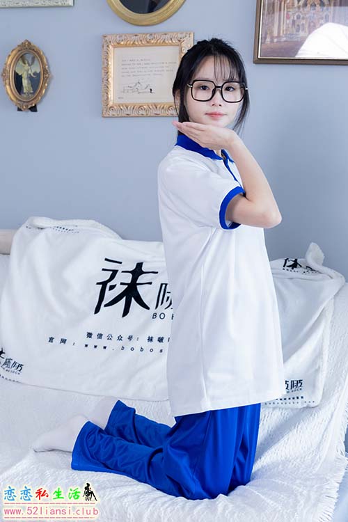 [袜啵啵] 351期 甜甜圈-板鞋、白棉袜、肉丝、校服裤里丝(带视频)【150P+1V/6.88G】