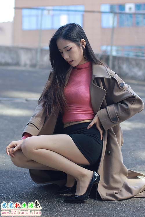 [IESS异思趣向] 丝享家 1589：美子《风衣的季节》[89P／105MB]