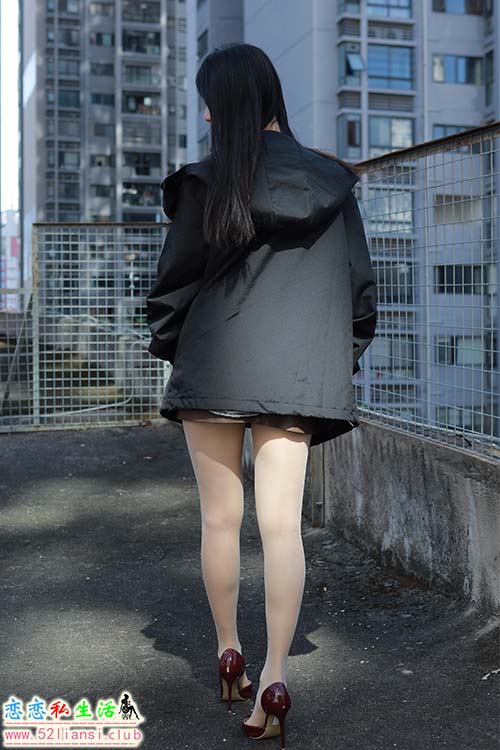 [IESS异思趣向] 丝享家 1605：婉萍《晒晒太阳》[86P／103MB]
