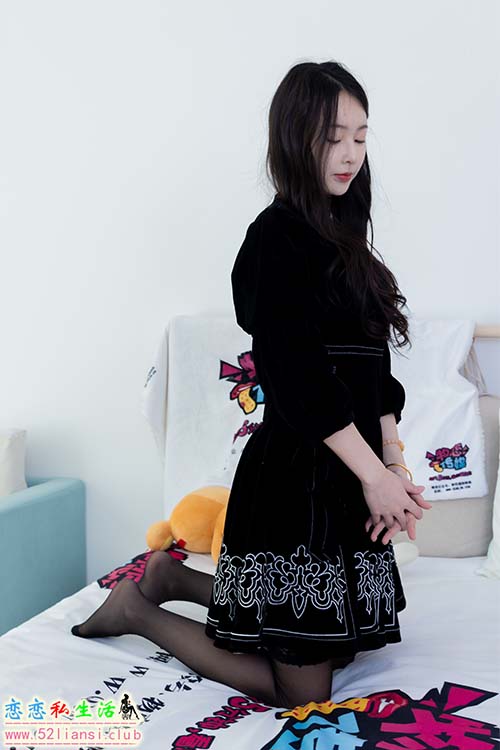 [物恋传媒] No.1844 美兔-有些答案不必等(带视频)【220P+1V/5.21G】