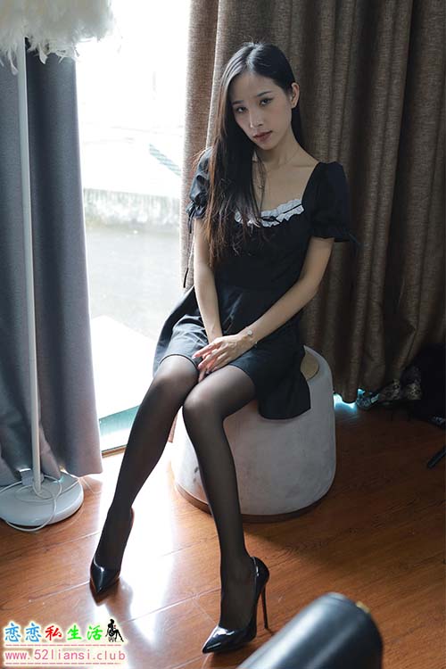 [IESS异思趣向] 丝享家 1561：美子《沐浴阳光》[83P／88MB]