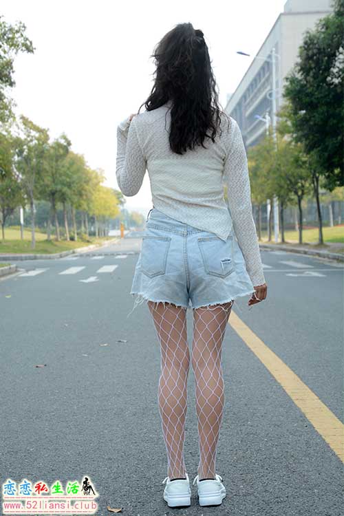 [初夏女神]109期 点点~【跟潮流风】她们说配上大网袜就跟上潮流了，我不信(带视频)【140P+1V/4.91G】