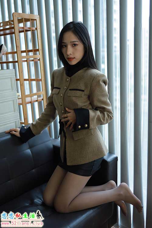 [IESS异思趣向] 丝享家 1624：美子《礼服灰丝(下)》[86P／73MB]
