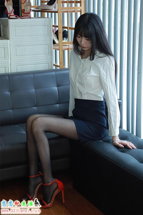 [IESS异思趣向] 丝享家 1499：团团《光影交错》[84P／90MB]