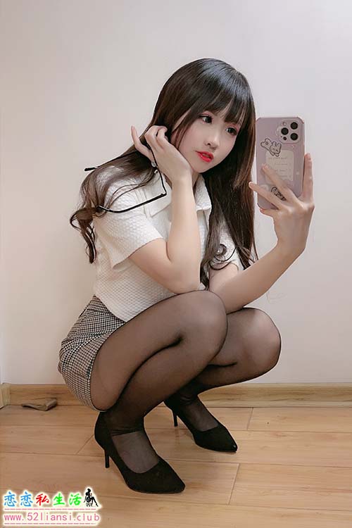 [美图精选]1250-miko酱ww-自拍系列mikoの黑丝3【185P/485M】