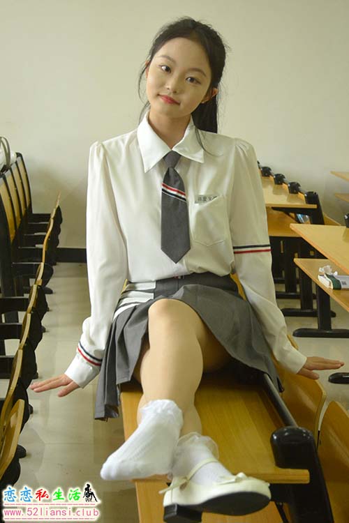 [初夏女神]108期 双双~【王教主同款】这套JK是王教主同款的，我一直很好奇效果如何(带视频)【140P+1V/5.03G】