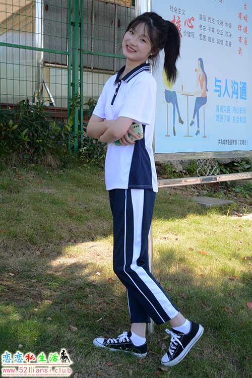 [初夏女神]126期 安妮~【秋冬校服】谁还没套校服呢？校服配球鞋是不是很好看(带视频)【140P+1V/3.44G】