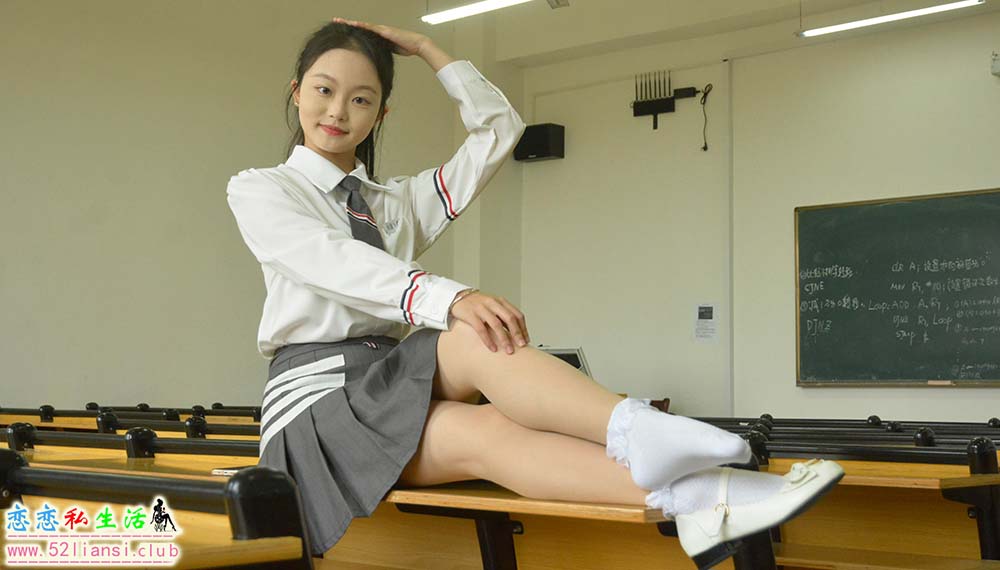 [初夏女神]108期 双双~【王教主同款】这套JK是王教主同款的，我一直很好奇效果如何(带视频)【140P+1V/5.03G】